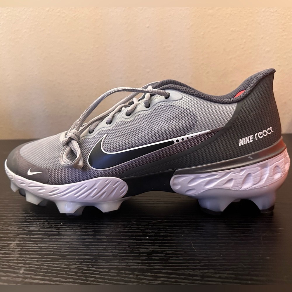 Nike Alpha Huarache Elite 3 Low Cleats NEVER BEEN WORN/STILL IN ORIGINAL BOX